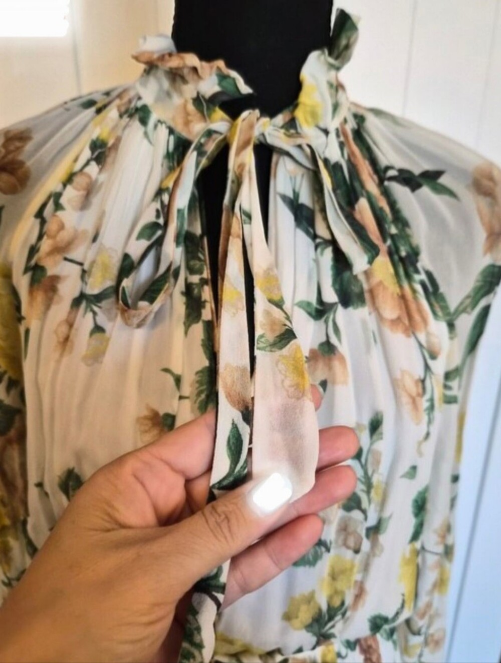 Zimmermann White Floral Long Sleeve Tie-Neck Romper- Size 1 (Small) - Picture 3 of 6